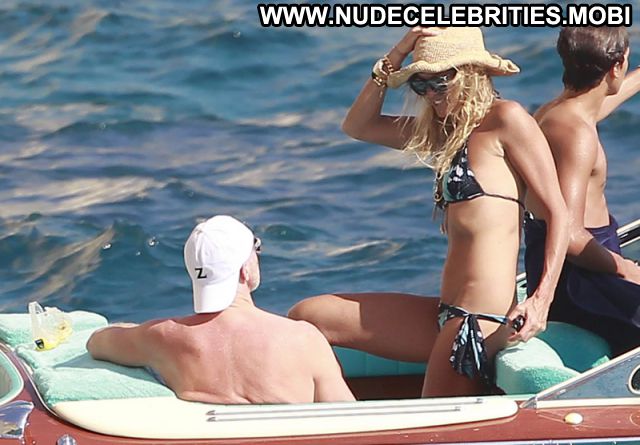 Elle Macpherson Nude Sexy Scene Boat Bikini Blonde Gorgeous