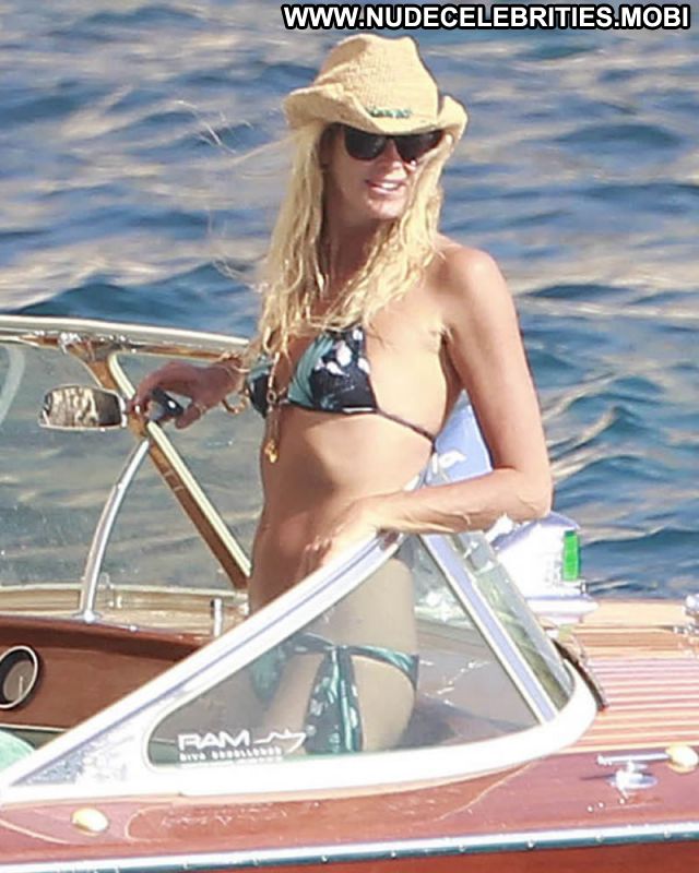 Elle Macpherson Nude Sexy Scene Boat Bikini Blonde Beautiful