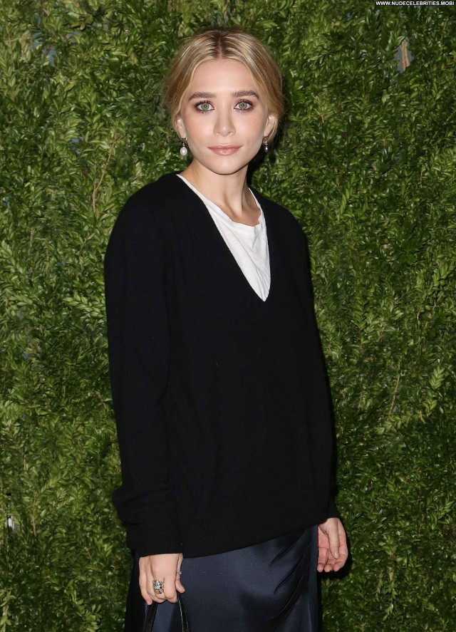 Ashley Olsen High Resolution Beautiful Nyc Babe Posing Hot Celebrity