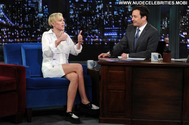 Miley Cyrus Late Night With Jimmy Fallon Nyc High Resolution