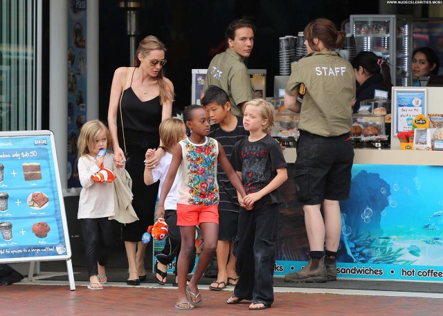 Angelina Jolie Celebrity Babe Posing Hot Sea High Resolution Hotel