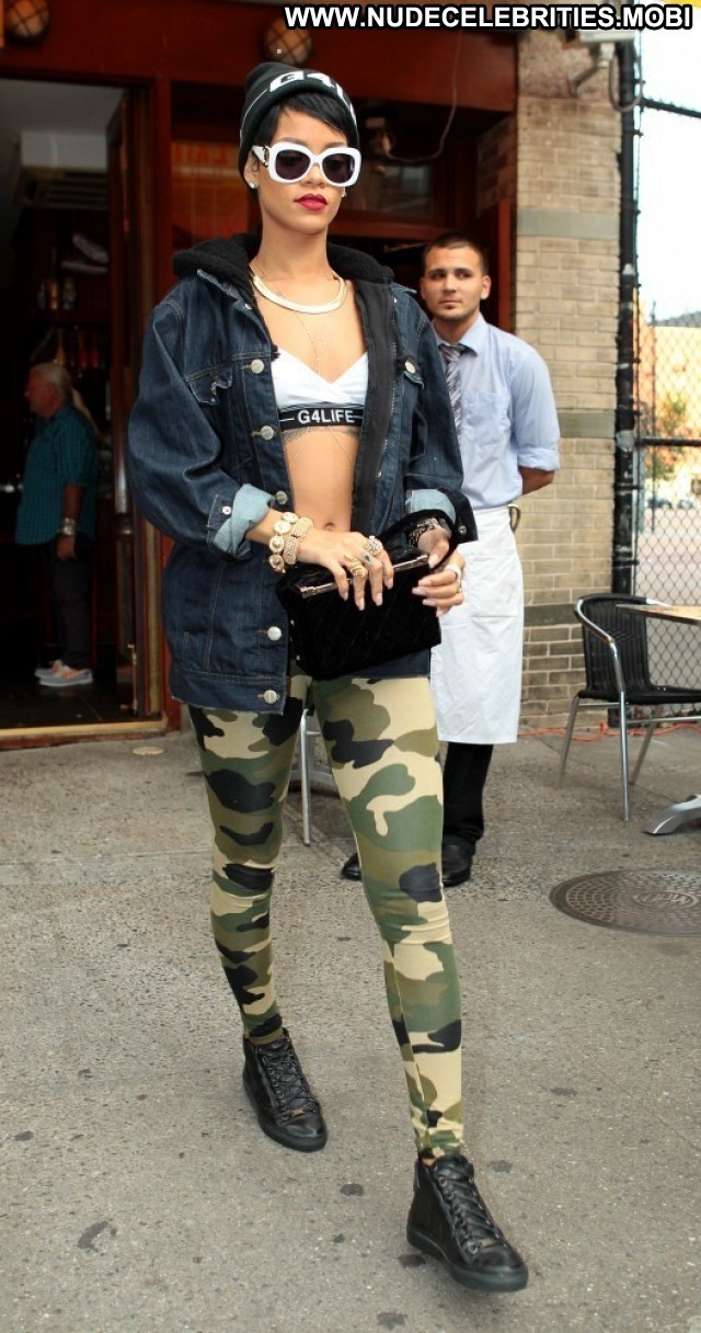 Rihanna New York Babe Beautiful Celebrity Posing Hot New York High