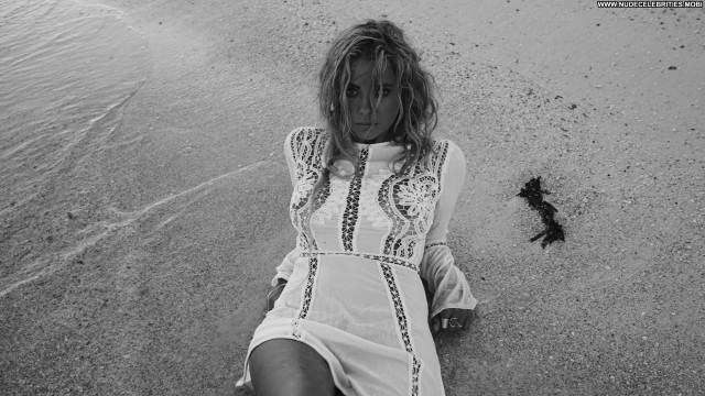 Ashley Benson Mi Corazn En El Mar Posing Hot Celebrity Cute Babe Ashley Benson Mi Corazn En El Mar Posing Hot Celebrity Cute Babe