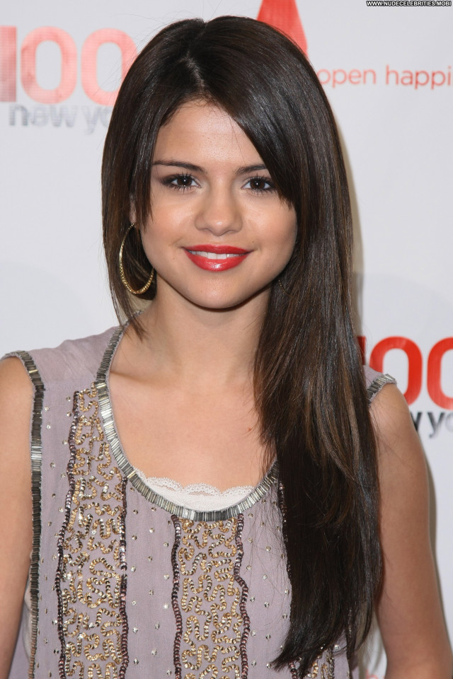 Selena Gomez Babe High Resolution Celebrity Beautiful Posing Hot Nude