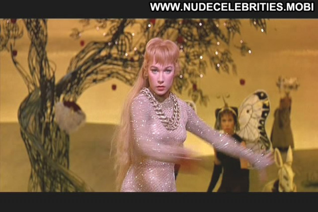 Shirley Maclaine Celebrity Babe Beautiful Posing Hot