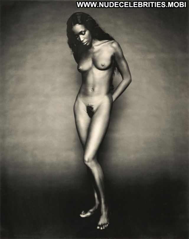 Naomi Campbell No Source Nude Babe Posing Hot Posing Hot Tits Showing