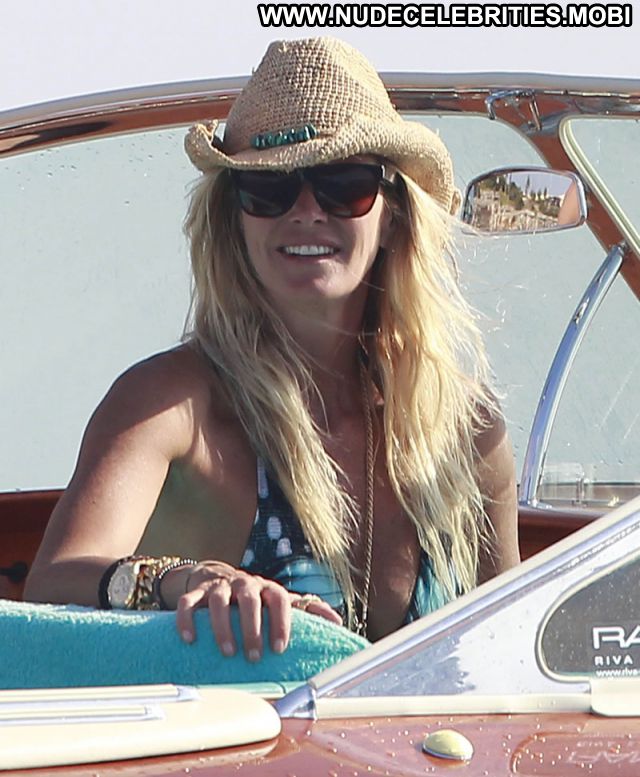 Elle Macpherson Boat Bikini Blonde Famous Showing Tits Horny