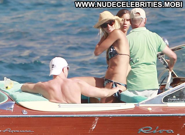 Elle Macpherson Boat Bikini Blonde Posing Hot Actress Horny