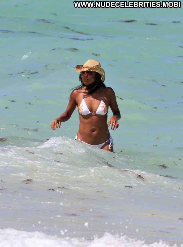 Gabrielle Union No Source Posing Hot Ebony Nude Scene Celebrity