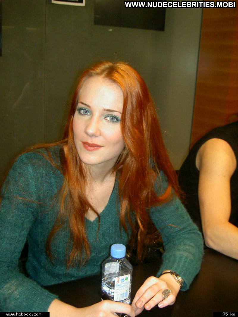 Nude simone simons Simone Signoret