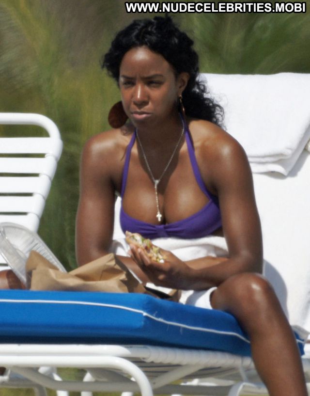 Kelly Rowland No Source Posing Hot Lingerie Hot Babe Cute Singer