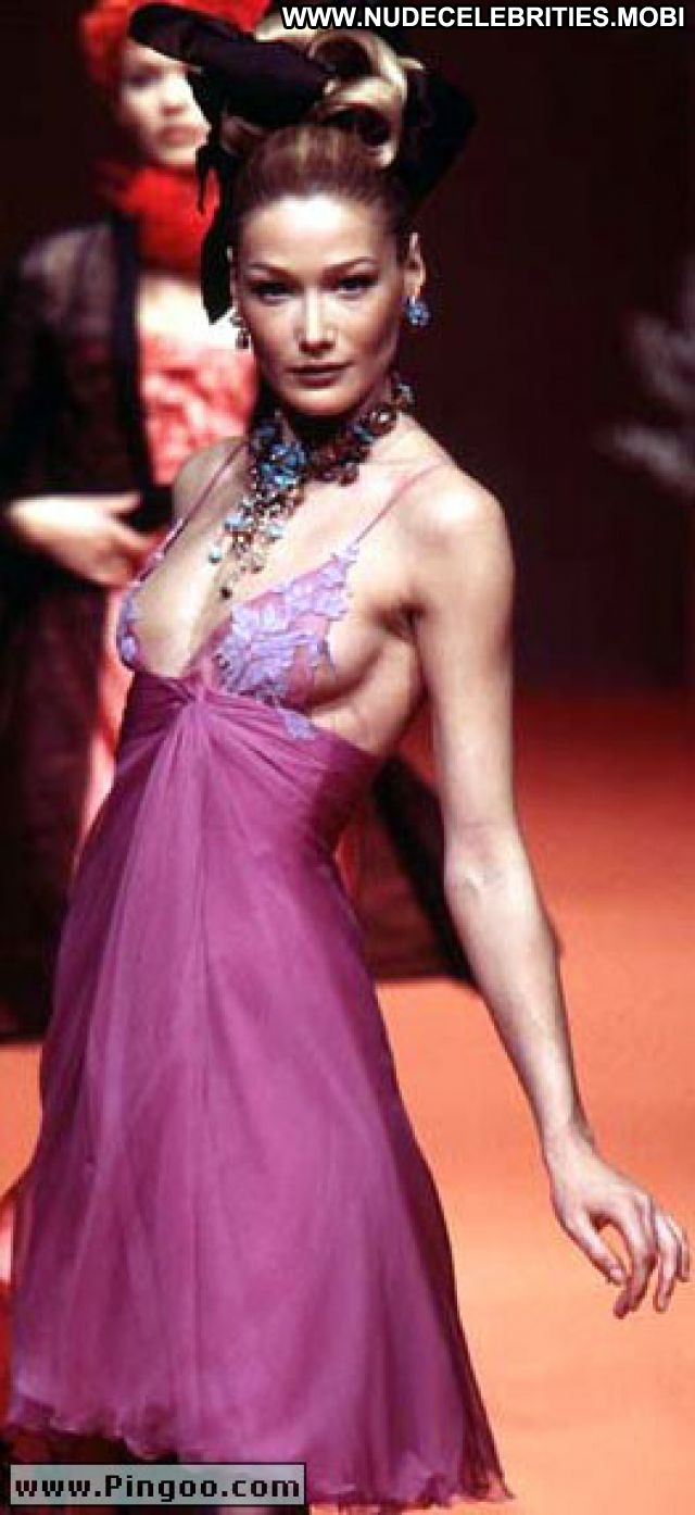 Carla Bruni No Source Posing Hot Hot Nude Scene Babe Nude Famous