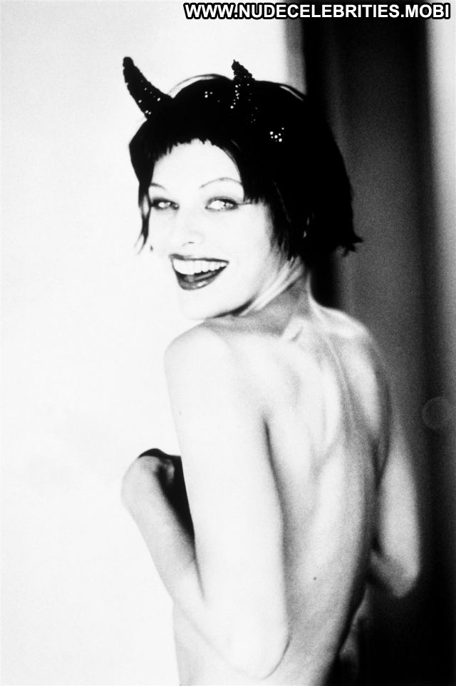 Milla Jovovich No Source Posing Hot Celebrity Nude Scene Nude Babe