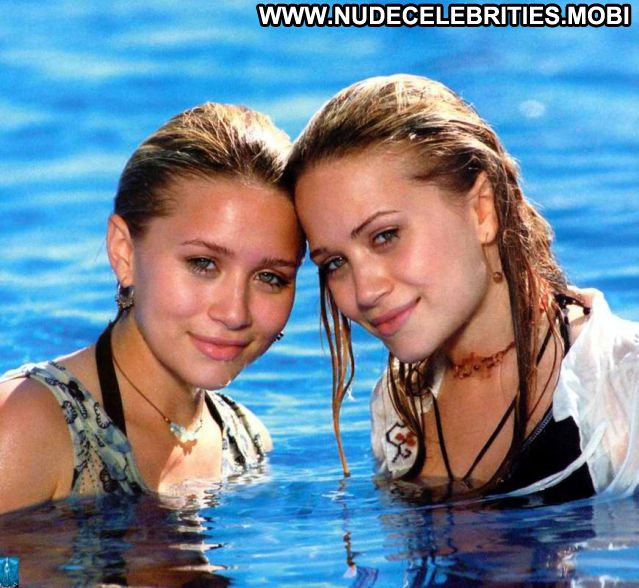 Olsen Twins No Source Posing Hot Celebrity Cute Hot Nude Scene Posing
