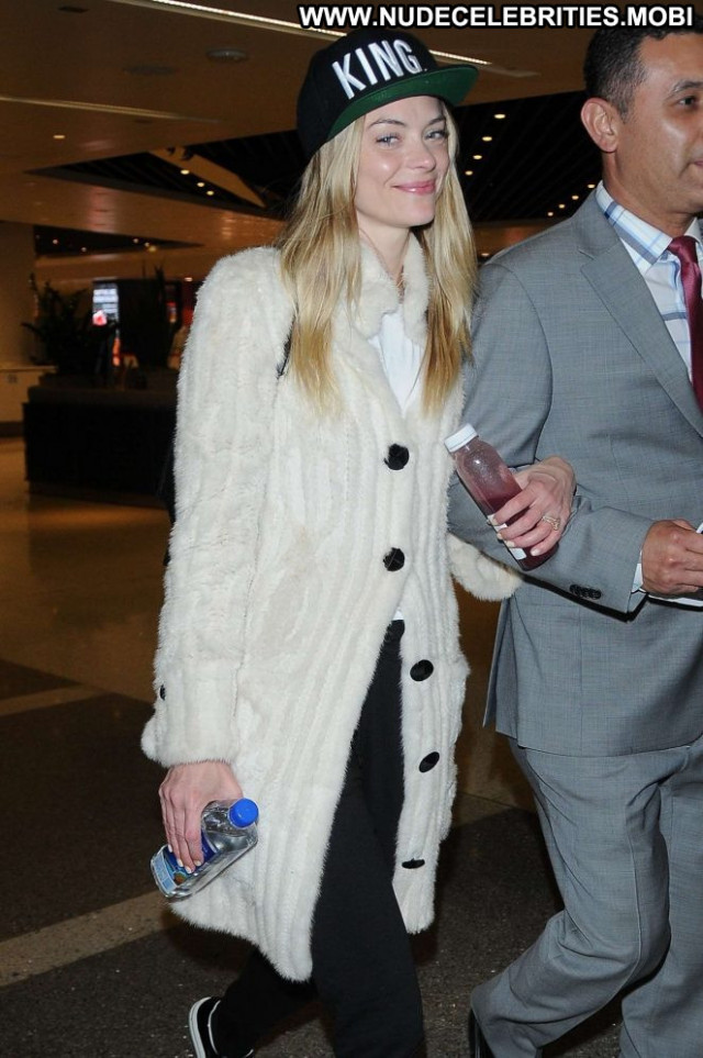 Jaime King Lax Airport Lax Airport Posing Hot Angel Beautiful Babe