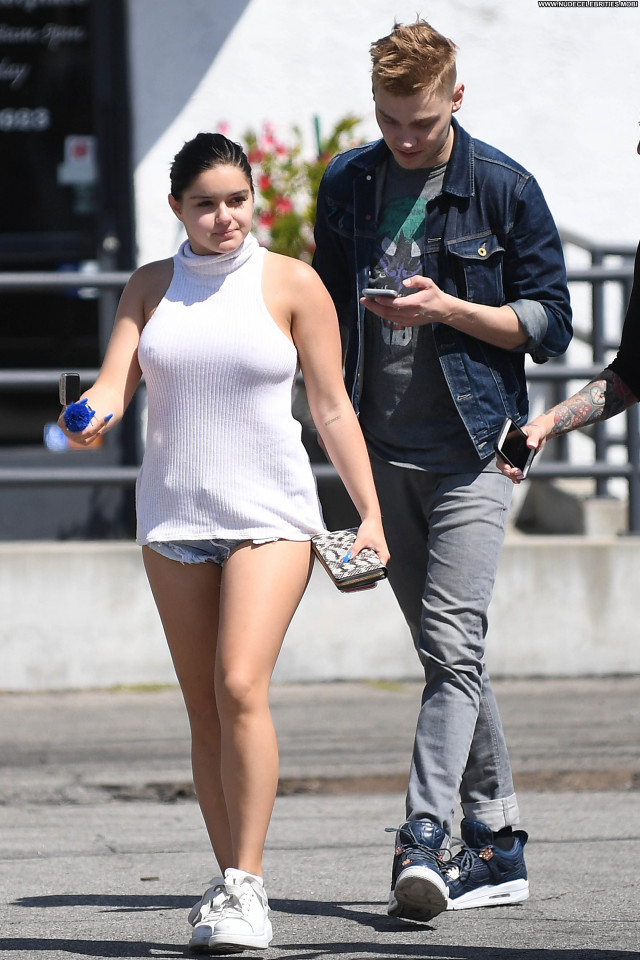 Ariel Winter Modern Family Celebrity Shorts Singer Winter Actress