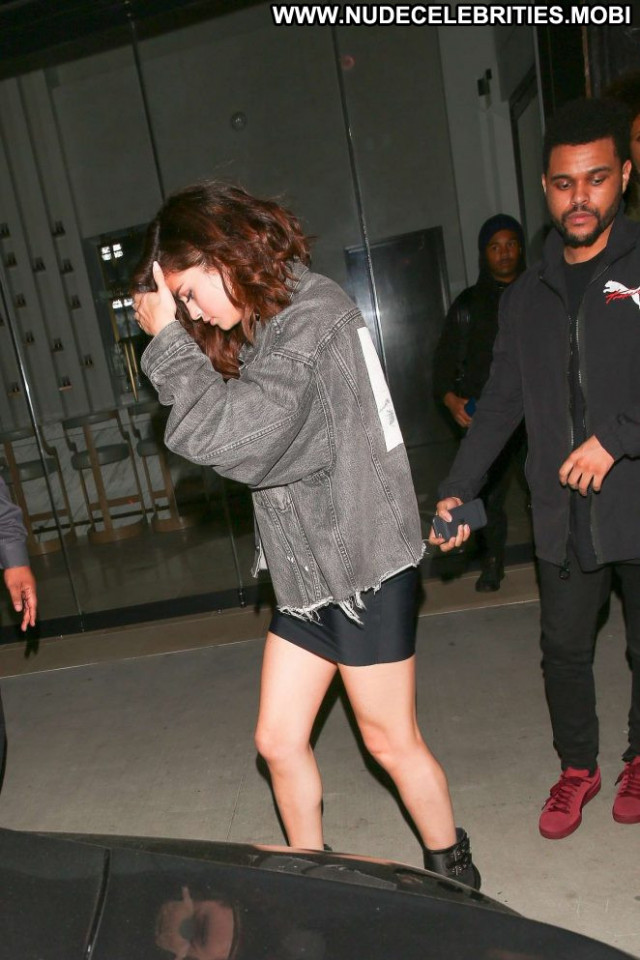 Selena Gomez No Source  Beautiful Hollywood Posing Hot Paparazzi