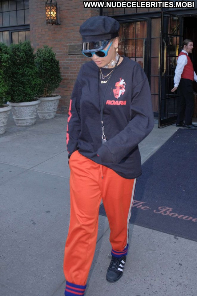 Rita Ora New York Babe Hotel Hot Paparazzi New York Celebrity Posing