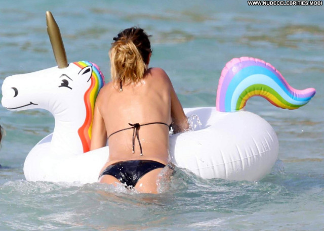Heidi Klum Sports Illustrated Posing Hot Toples Bikini Fashion Model