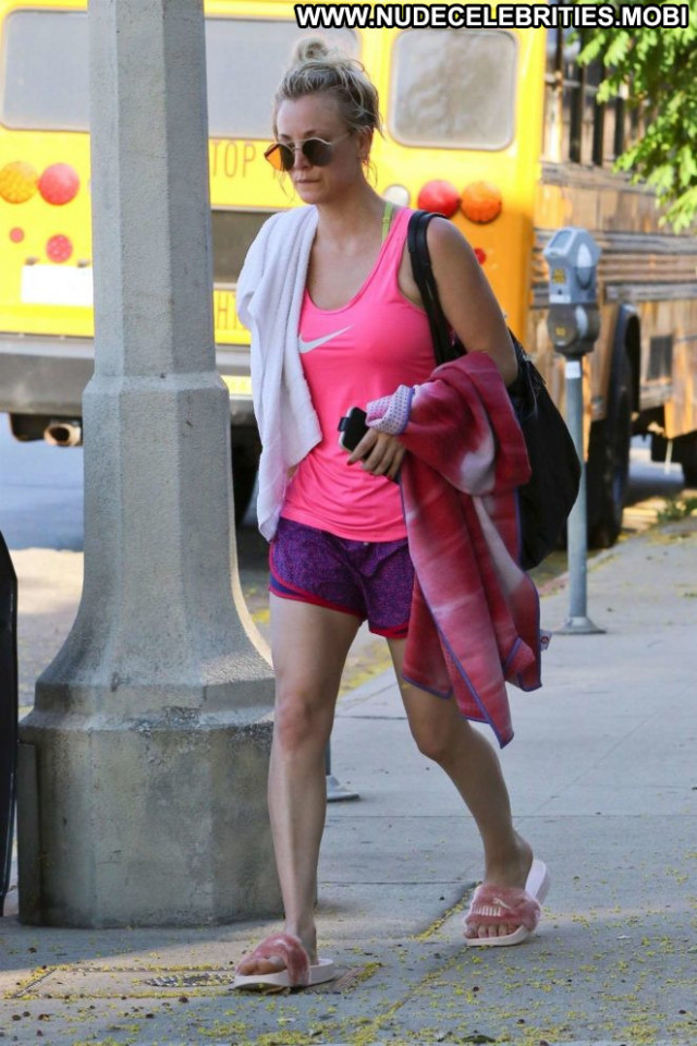 Kaley Cuoco Yoga Class Babe Posing Hot Paparazzi Beautiful Celebrity