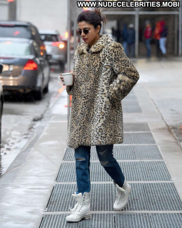 Priyanka Chopra New York Paparazzi Beautiful Babe New York Celebrity