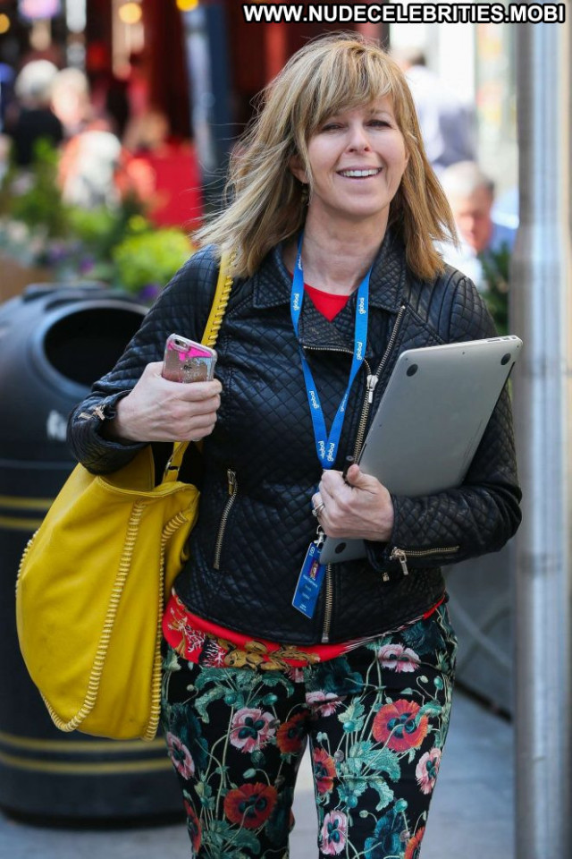 Kate Garraway No Source Babe Paparazzi Beautiful London Posing Hot