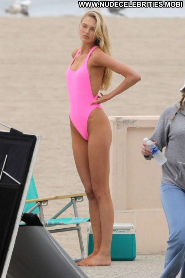 Romee Strijd The Beach In Malibu Paparazzi Mali Malibu Celebrity