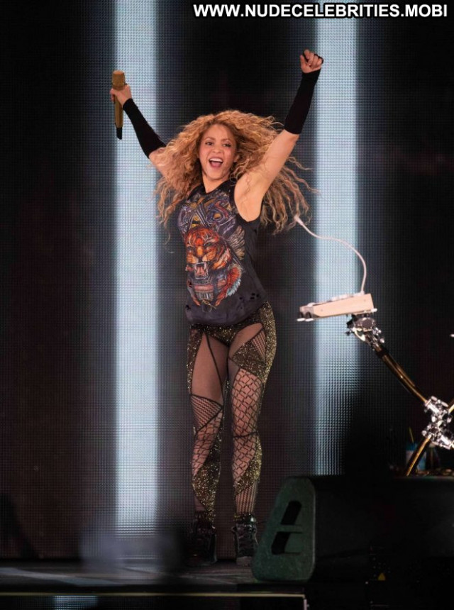 Shakira No Source Babe Paparazzi Concert Posing Hot Celebrity