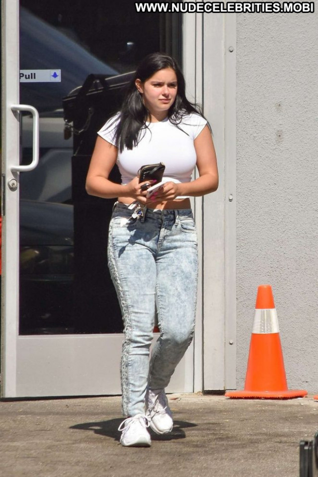 Ariel Winter Studio City Beautiful Paparazzi Posing Hot Celebrity