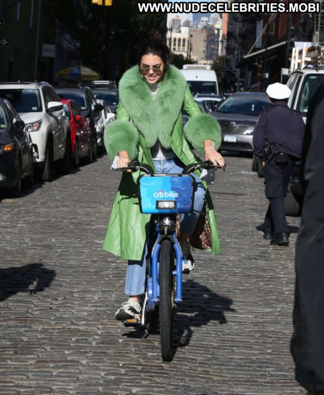 Kendall Jenner No Source Babe Paparazzi Bike Nyc Beautiful Posing Hot