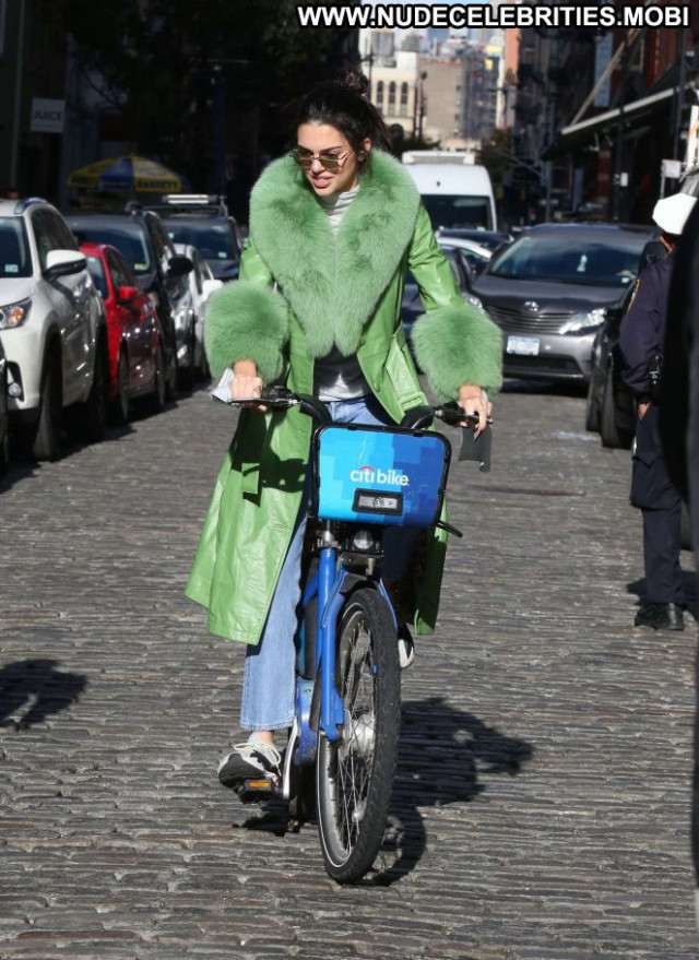 Kendall Jenner No Source  Bike Paparazzi Posing Hot Babe Nyc