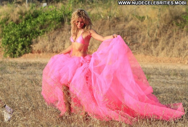 Shakira No Source  Sex Colombia Bikini Spain Beautiful Singer Skirt