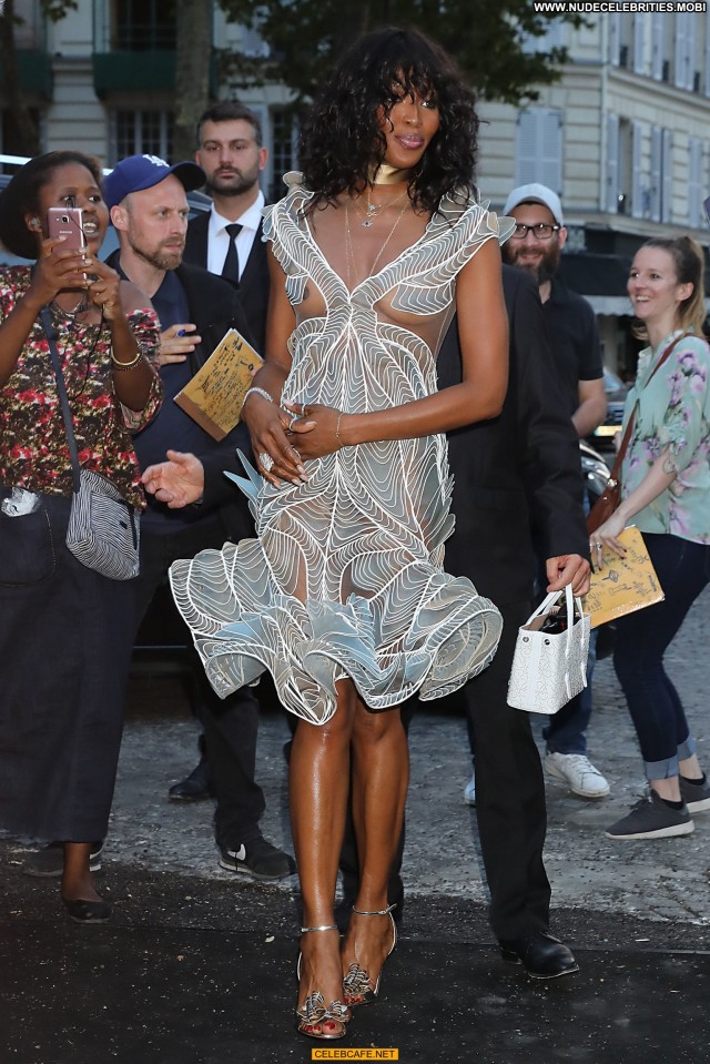 Naomi Campbell No Source Posing Hot Beautiful See Through Celebrity