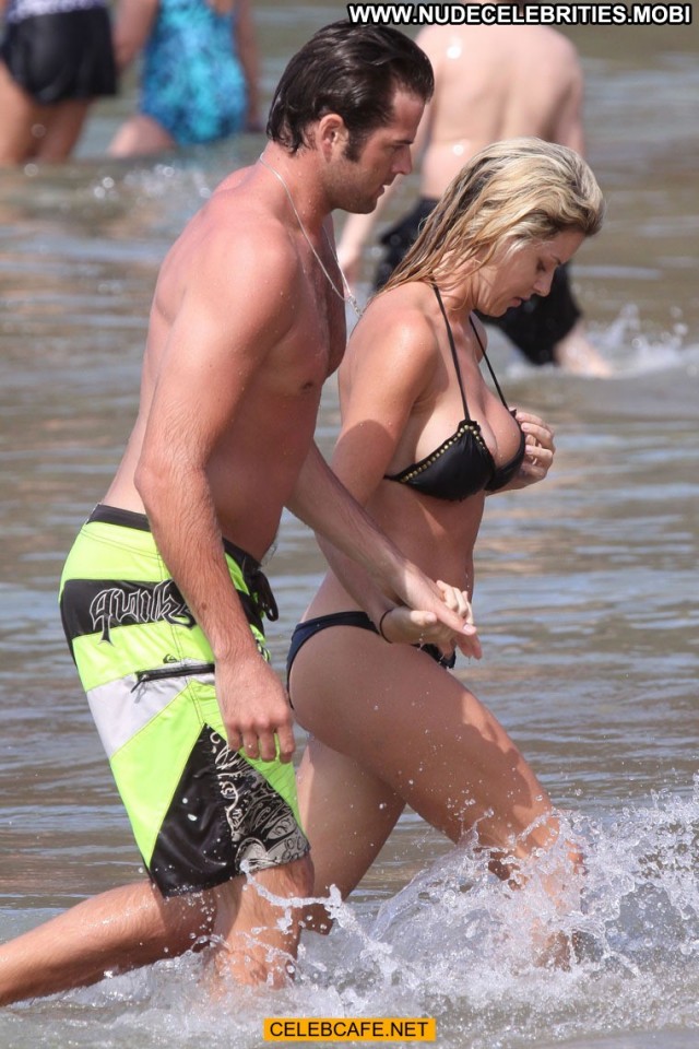 Carrie Prejean No Source Hawaii Beautiful Paparazzi Posing Hot Nipple