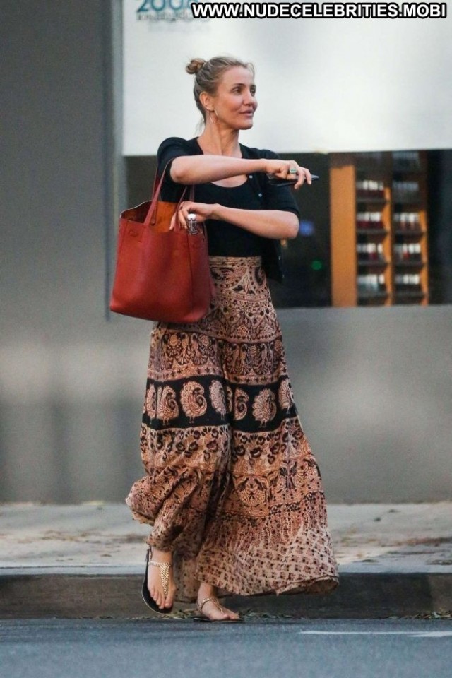 Cameron Diaz Beverly Hills Paparazzi Nails Skirt Babe Celebrity