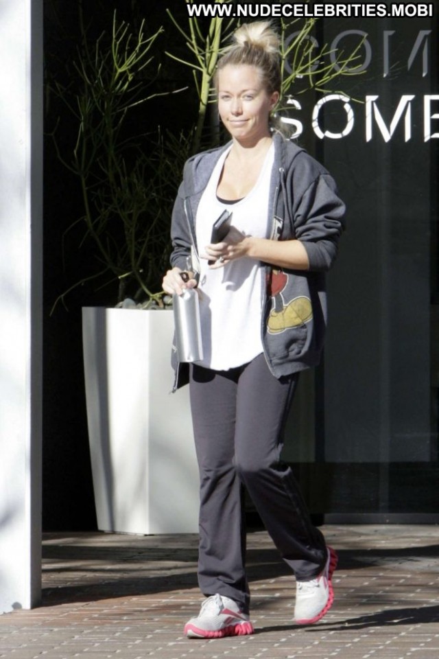 Kendra Wilkinson Los Angeles Los Angeles Christmas Celebrity Shopping