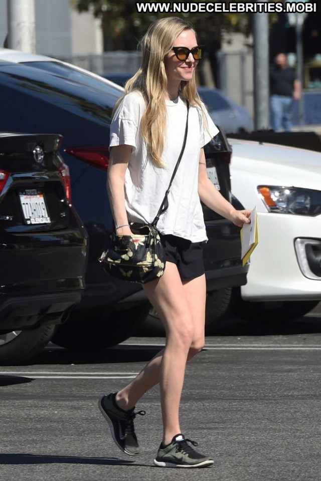 Amanda Seyfried Los Angeles Shopping Babe Beautiful Paparazzi Posing