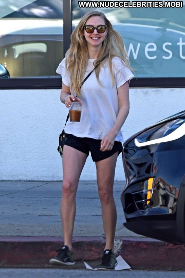 Amanda Seyfried Los Angeles  Angel Posing Hot Paparazzi Shopping