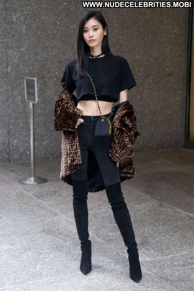 Ming Xi New York Paparazzi New York Babe Celebrity Posing Hot Office