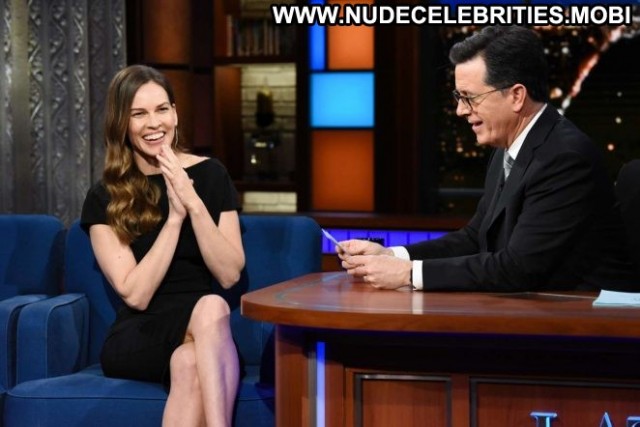 Hilary Swank The Late Show Paparazzi Beautiful Celebrity Babe Posing