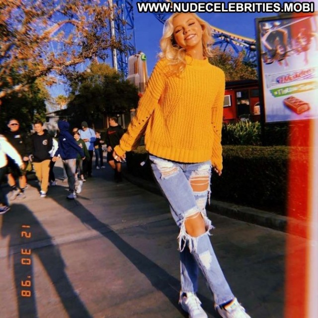 Jordyn Jones No Source Celebrity Posing Hot Babe Paparazzi Beautiful