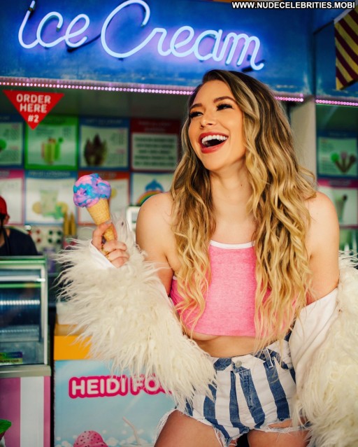 Antje Utgaard Sexy Beautiful Videos Straight Green Eyes American Posing Hot Blonde Instagrammer Busty Onlyfans Model Big Breasts Sex Influencer Bus Model