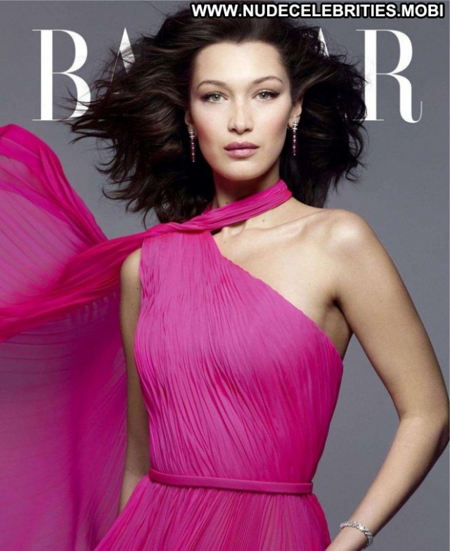 Bella Hadid S Magazine  Paparazzi Celebrity Magazine Babe Posing Hot