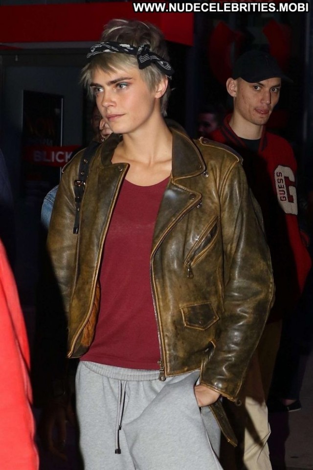 Cara Delevingne New York Paparazzi Babe New York Celebrity Posing Hot