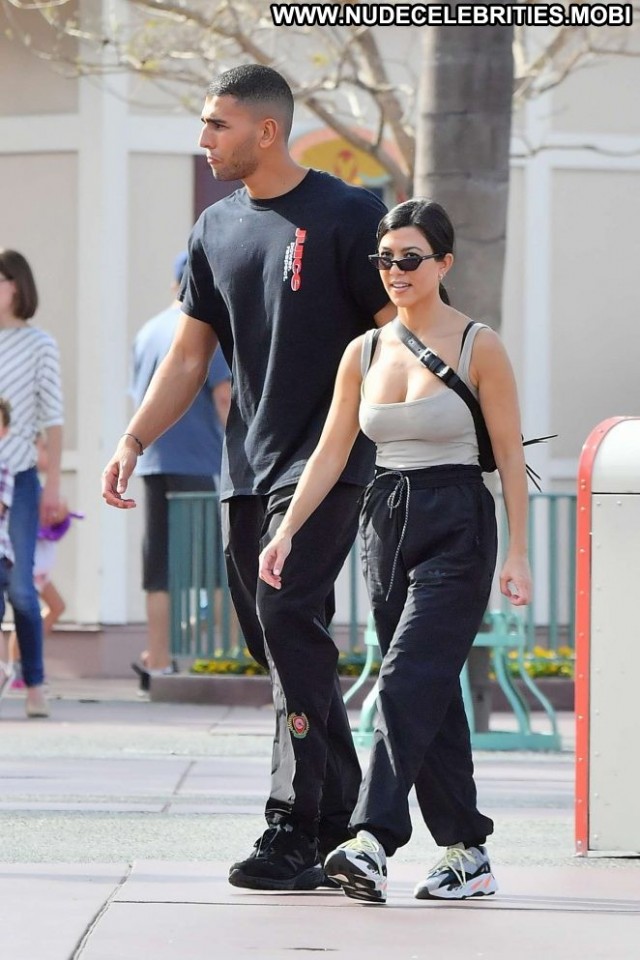 Kourtney Kardashia No Source Beautiful Posing Hot Paparazzi Celebrity