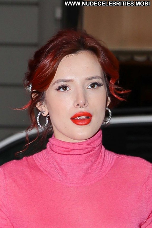 Bella Thorne The Tonight Show Beautiful Nyc Babe Posing Hot Paparazzi