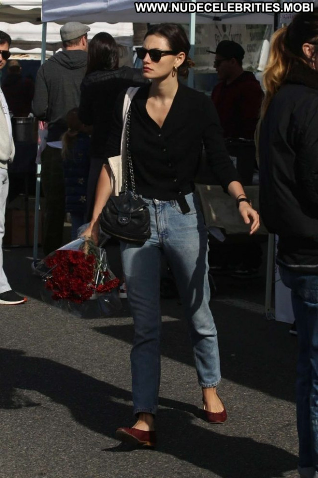 Phoebe Tonkin Farmers Market Babe Beautiful Farmer Celebrity