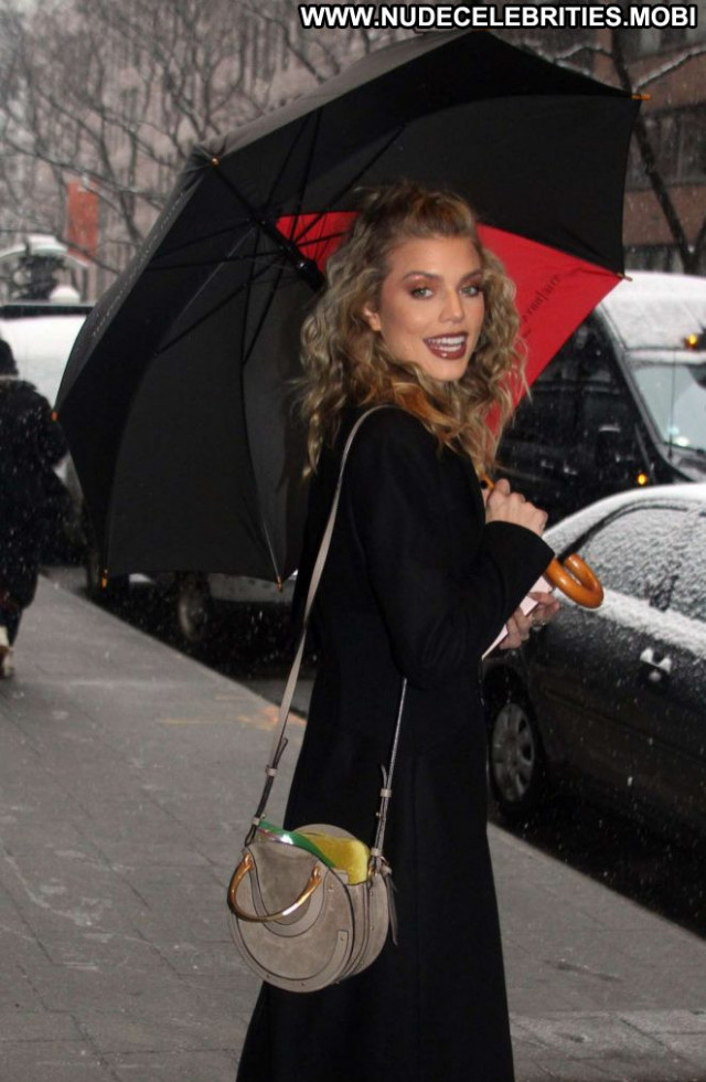 Annalynne Mccord New York New York Beautiful Paparazzi Posing Hot