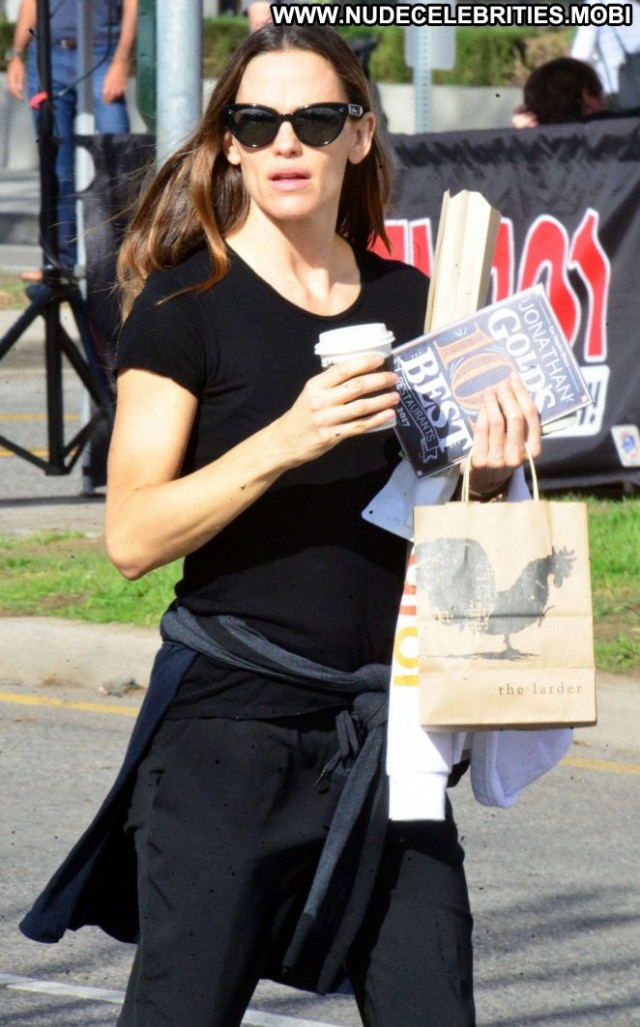 Jennifer Garner The Tavern Paparazzi Beautiful Posing Hot Babe