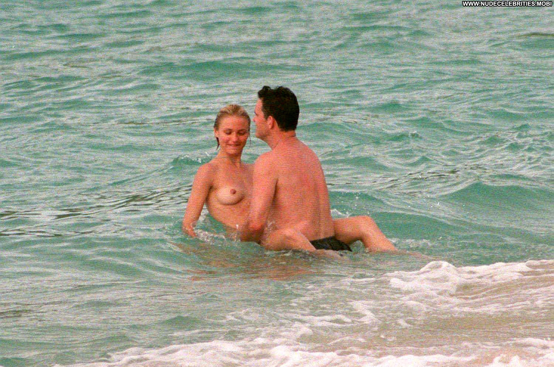 Cameron Diaz Sex Tape Cam Sex Tape Cam Celebrity Movie Nude Beach Private Videos Breasts